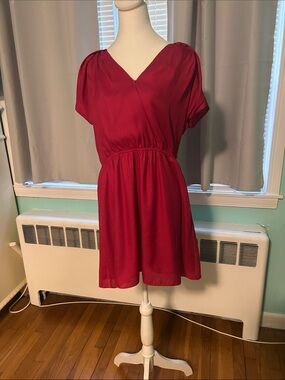 BCBG Cherry Red V-Neck Short Sleeve Mini Dress
